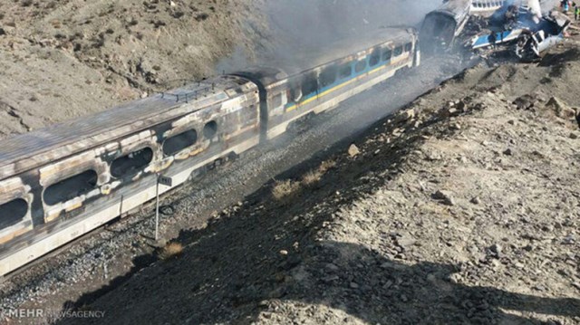В Иране число погибших при столкновении поездов увеличилось до 40 человек